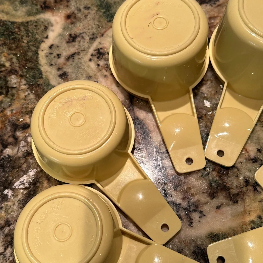 Tupperware Measuring Cups Complete Set of 6 Harvest Gold Nesting USA‎ VTG MCM